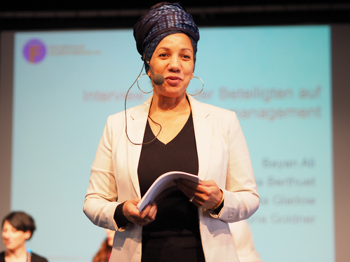 Miriam Siré Camara, Moderatorin Miriam Siré Camara, Moderatorin